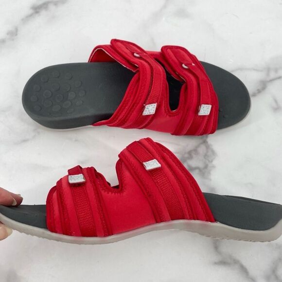 Vionic Womens Sarah Red Sandals Size 7 Medium (B, M) (2207398) - Picture 9 of 13